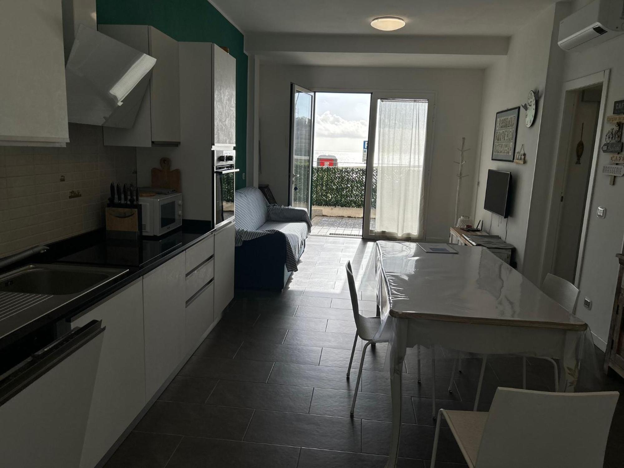 Casa Serge Vista Mare Con Ampio Terrazzo Privato Bergeggi Exterior photo